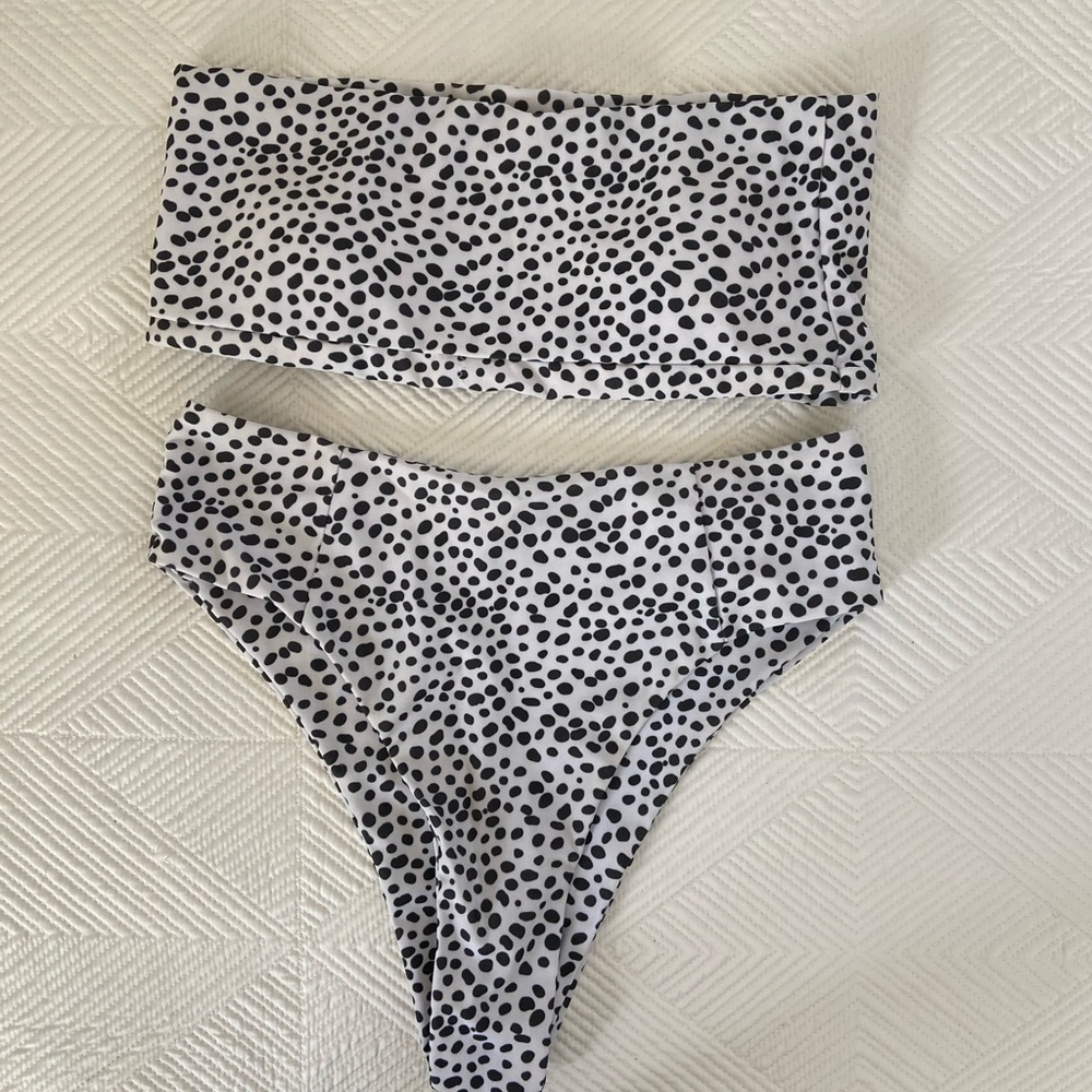 2 piece bandeau bikini polka dot pattern